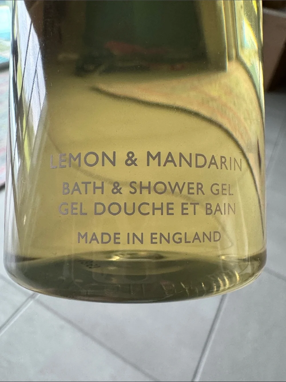 Molton Brown Lemon & Mandarin Bath & Shower Gel — New 300 ml